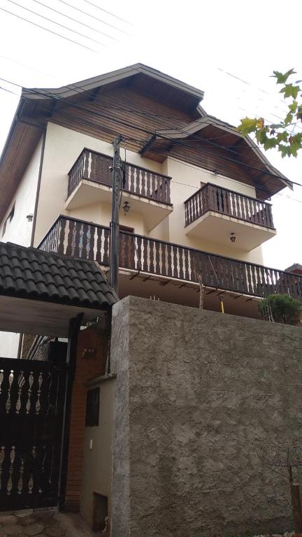  Rubi da Serra