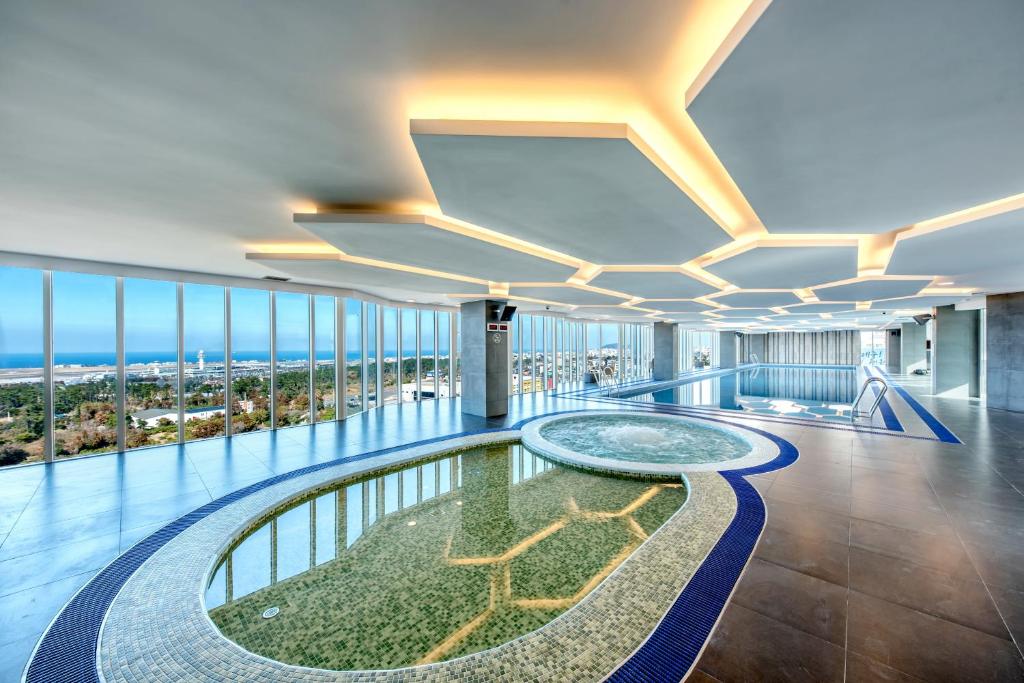 Bazén v ubytování Hotel Sirius nebo v jeho okolí