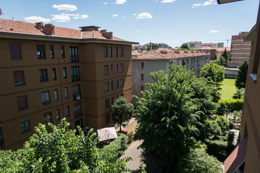Apartment with Balcony near Metro / Uni, Milan – Updated 2022 Prices