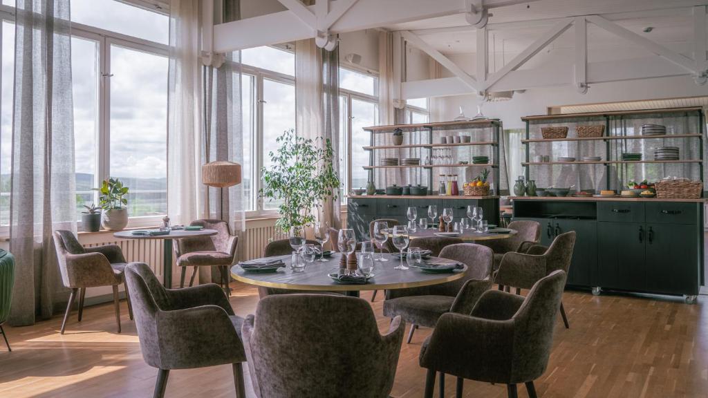 Posezení v ubytování Siljansnäs Hotell
