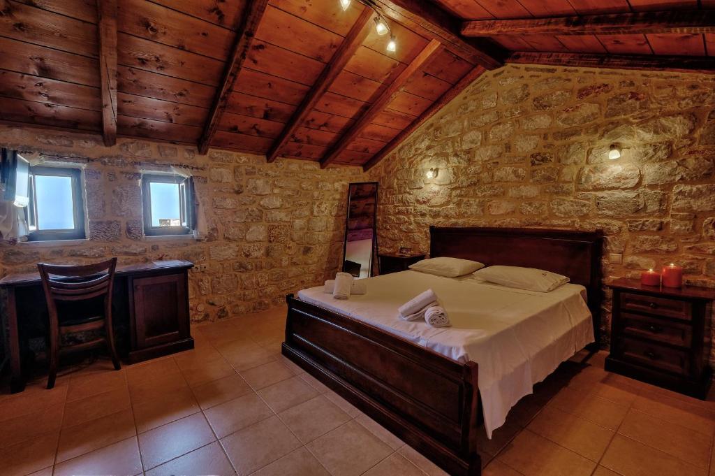 Achelatis Traditional Guest Houses - 1