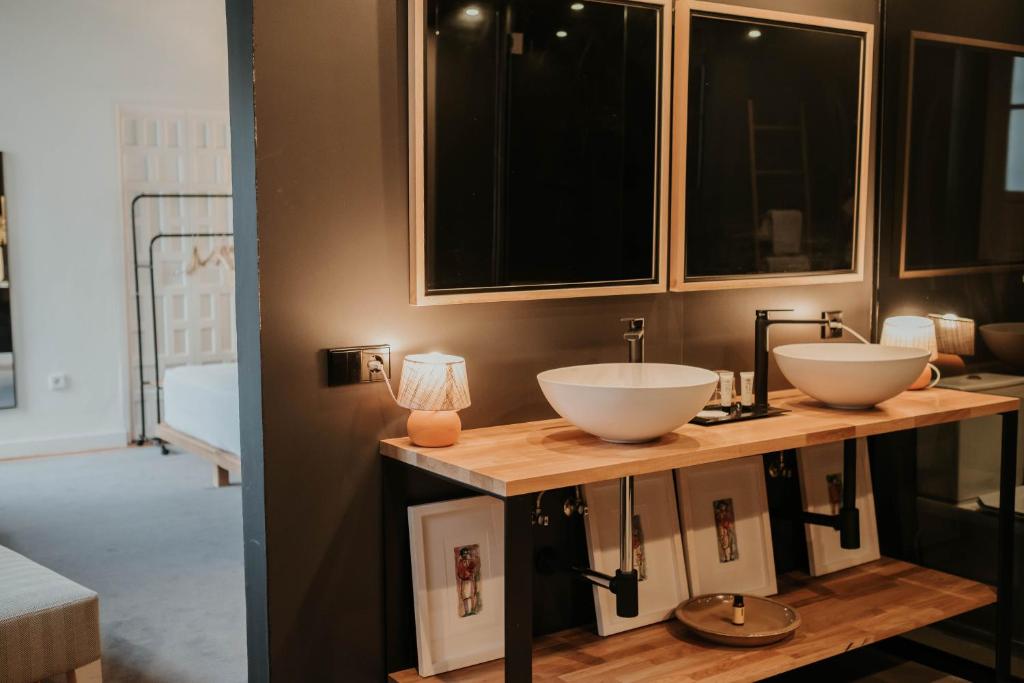 
Deluxe Double Room with Bath
