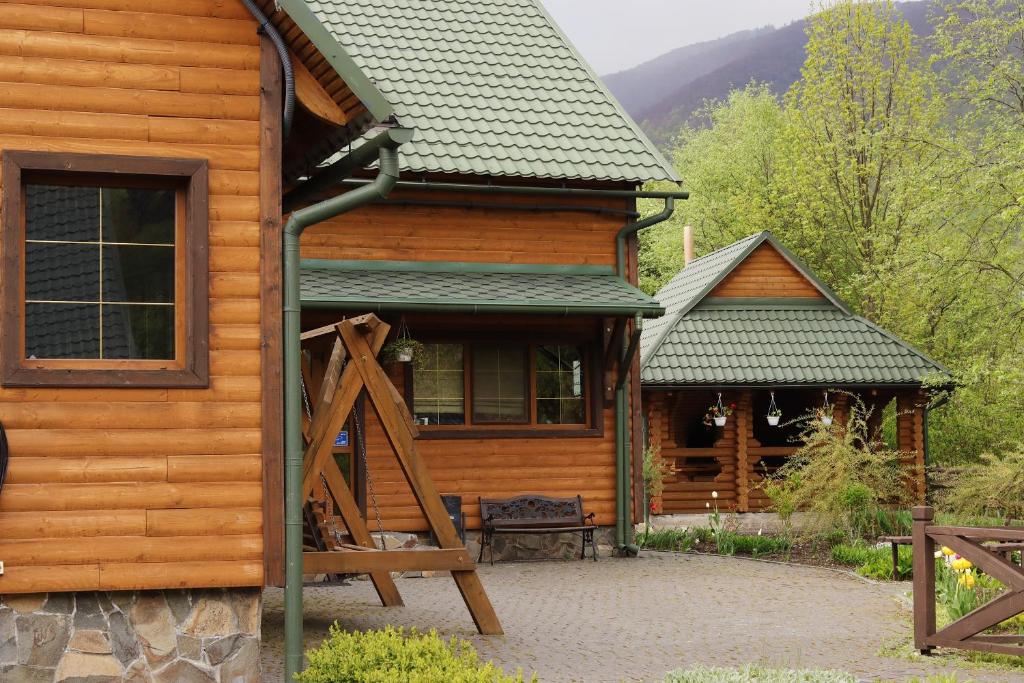Nespecifikovaný výhled na hory nebo výhled na hory při pohledu z hotelu