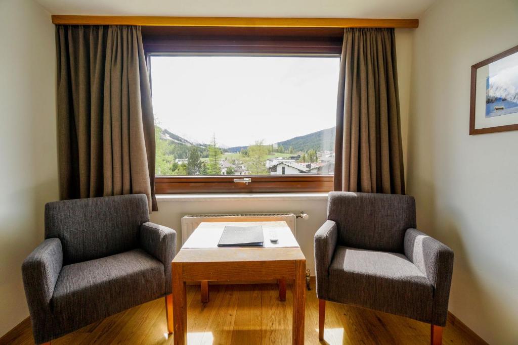 Nespecifikovaný výhled na hory nebo výhled na hory při pohledu z hotelu