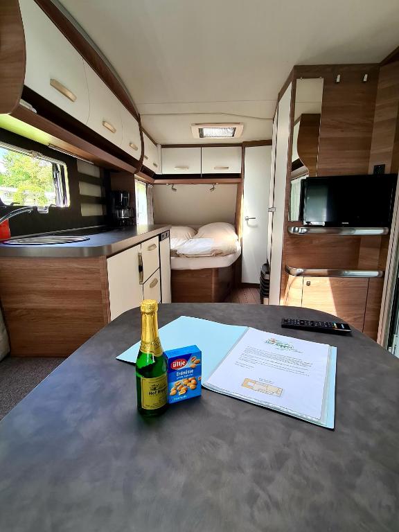 Campingplatz Hof Biggen - Caravana (2 Adultos)