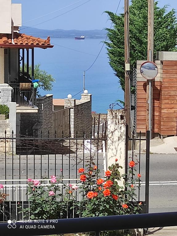 Widok na morze z tego apartamentu