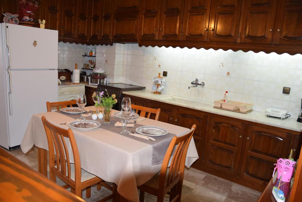 Kuchyň nebo kuchyňský kout v ubytování Naoussa Center Cycladic House