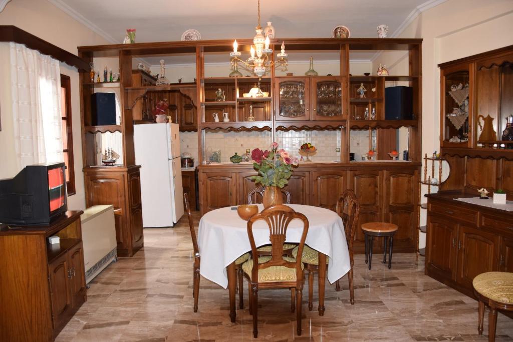 Kuchyň nebo kuchyňský kout v ubytování Naoussa Center Cycladic House
