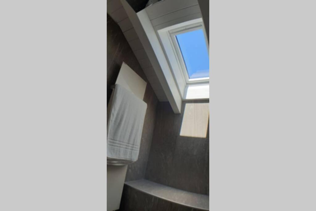 LA FINESTRA SUL FIUME-GRAZIOSA MANSARDA.CIR 014O74 - Twee-slaapkamer Appartement