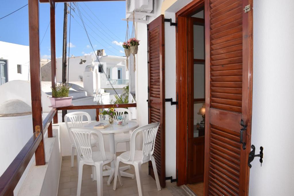 Balkón nebo terasa v ubytování Naoussa Center Cycladic House