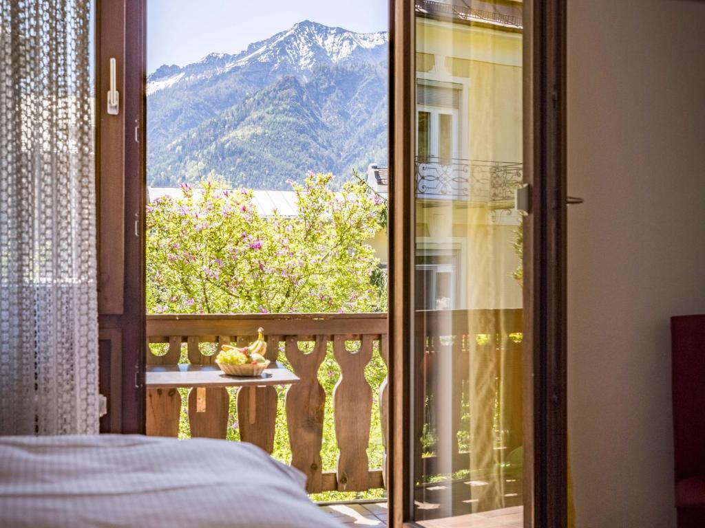 Nespecifikovaný výhled na hory nebo výhled na hory při pohledu z hotelu