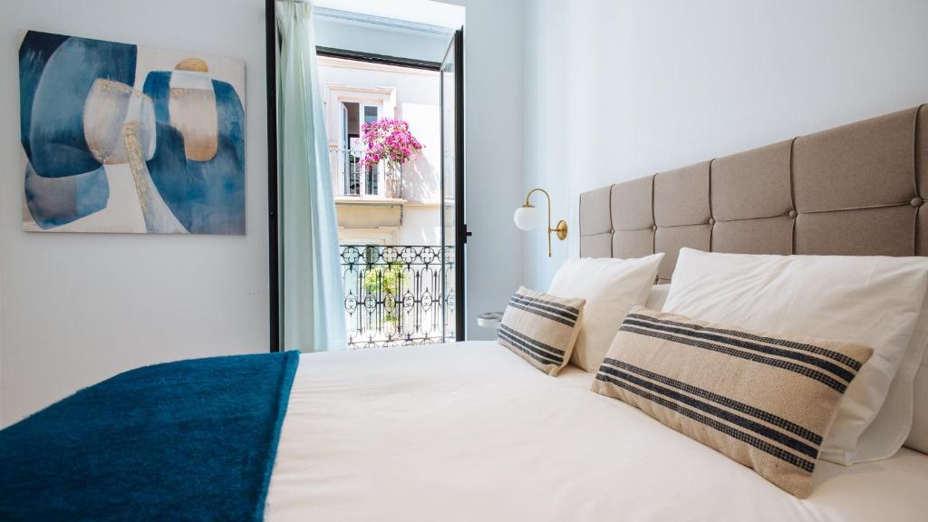 Magno Apartments - Alameda 1851 with Solarium and Jacuzzi ...