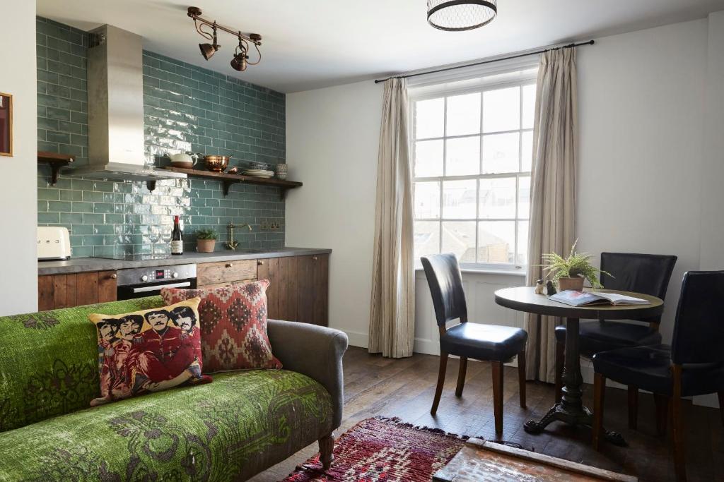 
Two-Bedroom Apartment with Sea View
