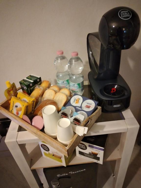 Príslušenstvo na prípravu kávy alebo čaju v ubytovaní Casa Roberta