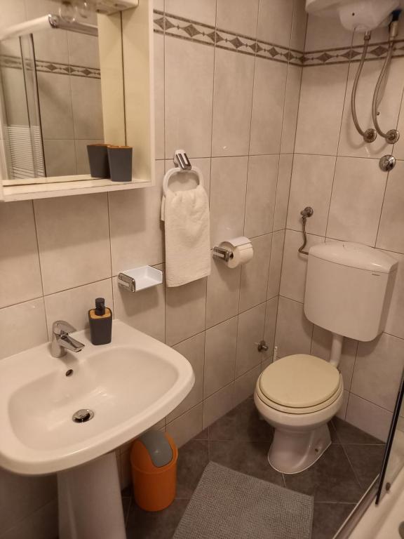 Kúpeľňa v ubytovaní Apartments Mirjana Baška