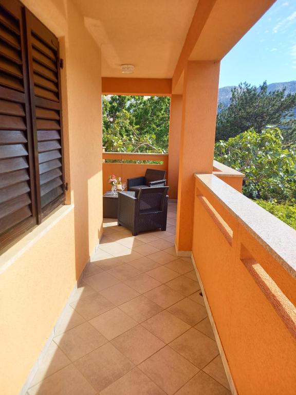 Balkón alebo terasa v ubytovaní Apartments Mirjana Baška