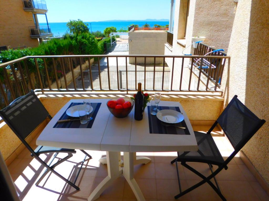 A balcony or terrace at GMID IMMO Apartment Castell Joncar