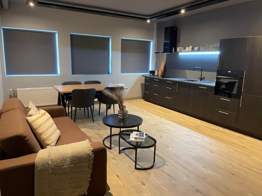 Kuchyň nebo kuchyňský kout v ubytování North Apartments Suites