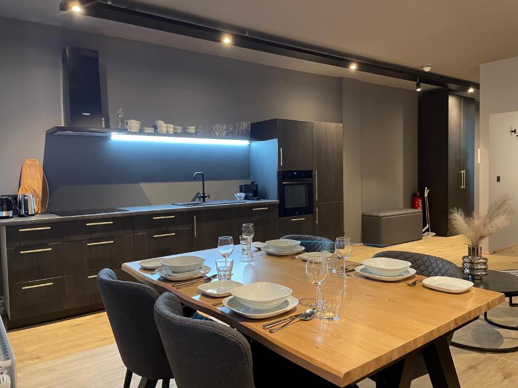 Kuchyň nebo kuchyňský kout v ubytování North Apartments Suites