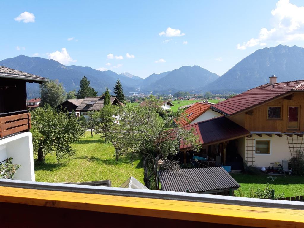 a view of a village with mountains in the background at 80 m2 Haushälfte, 3 Zimmer, Parkplätze, bis 6 Pers in Wangle