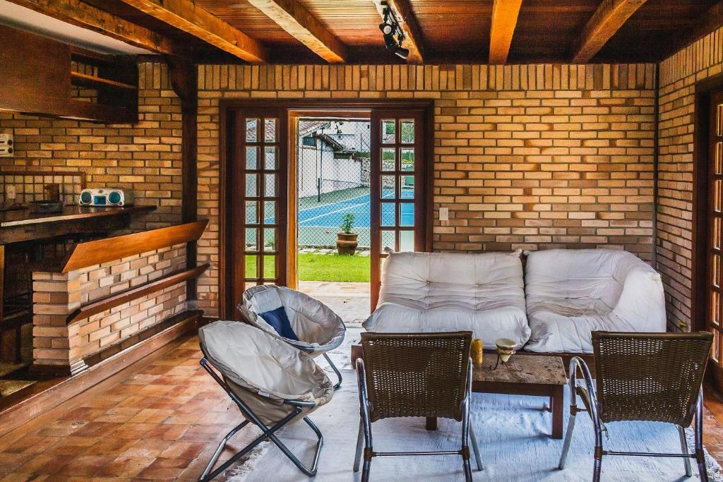  Tennis House - Casa com quadra de tênis na Ihabela