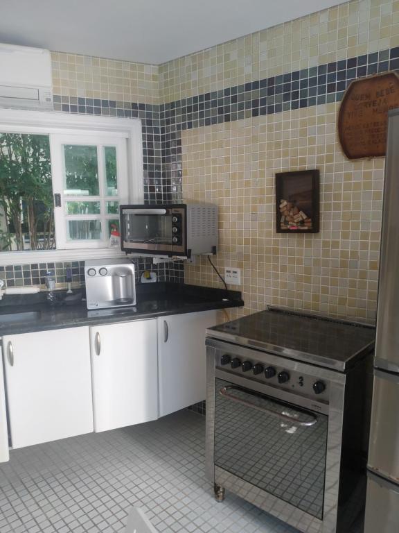  Bela casa Condomínio Fechado Hanga Roa - Bertioga