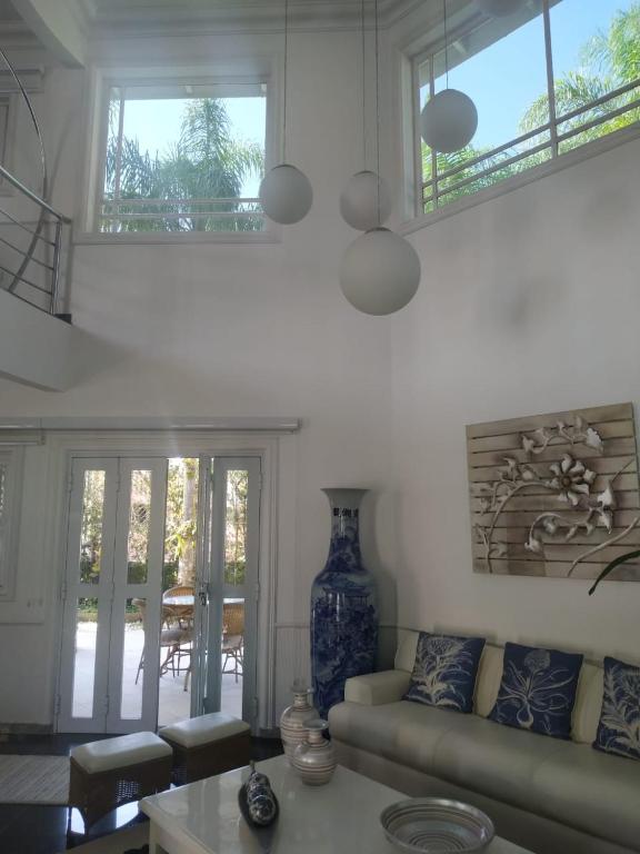  Bela casa Condomínio Fechado Hanga Roa - Bertioga