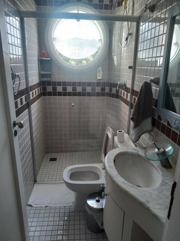  Bela casa Condomínio Fechado Hanga Roa - Bertioga