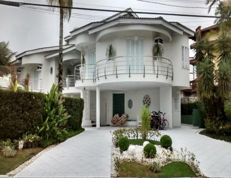  Bela casa Condomínio Fechado Hanga Roa - Bertioga