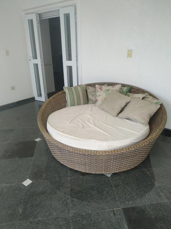  Bela casa Condomínio Fechado Hanga Roa - Bertioga