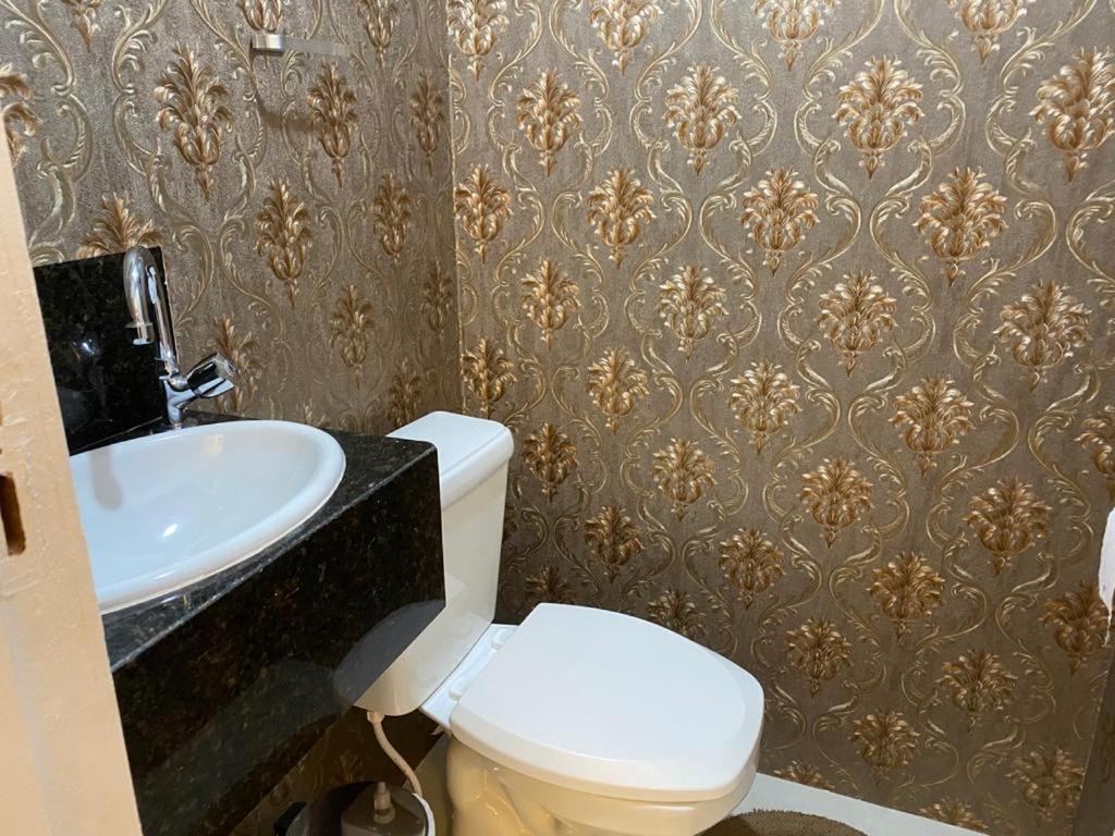  Casa Duplex com 03 Suites em Condomínio