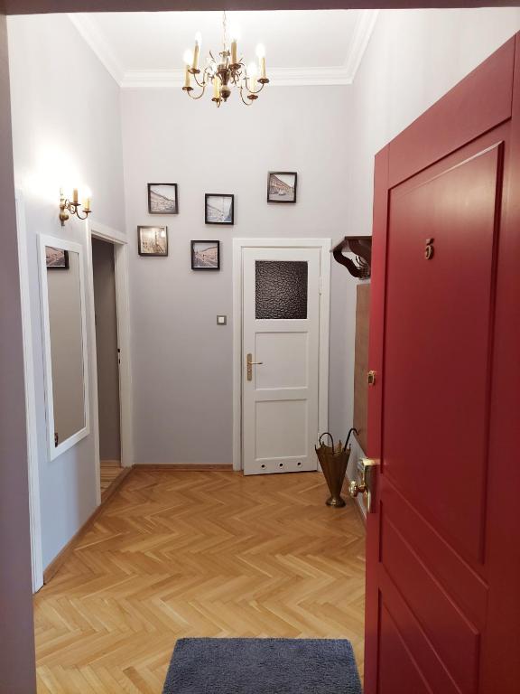 Televízia a/alebo spoločenská miestnosť v ubytovaní Novo Mundo