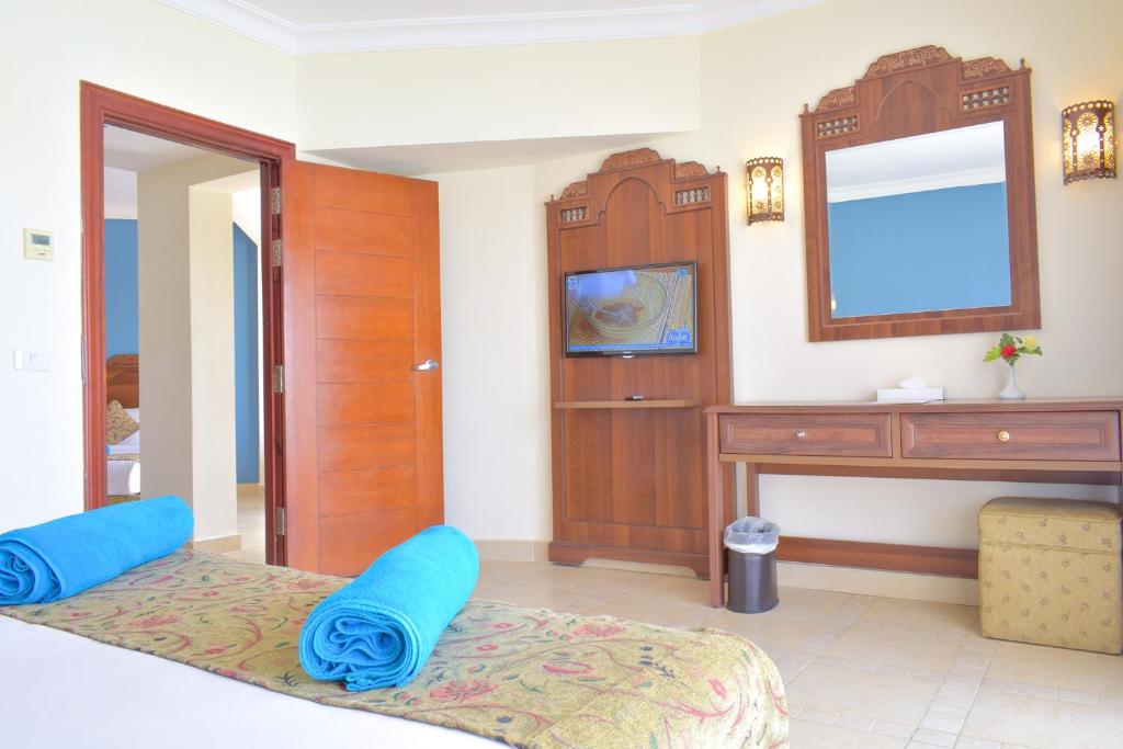 Jasmine Palace Resort - 带花园的标准家庭房间
