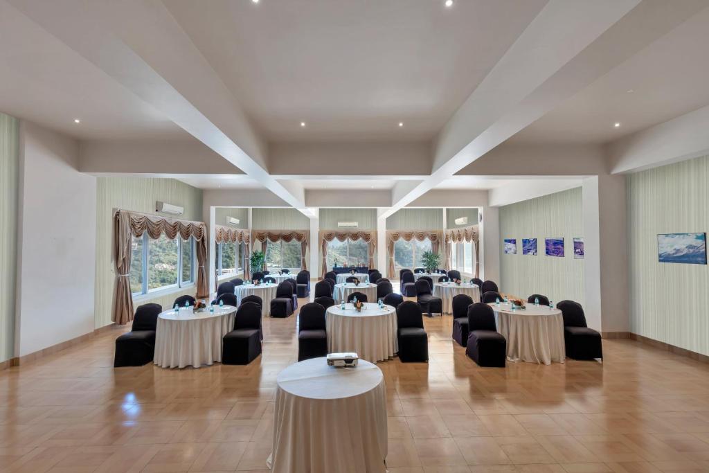 Posezení v ubytování Club Mahindra Kandaghat