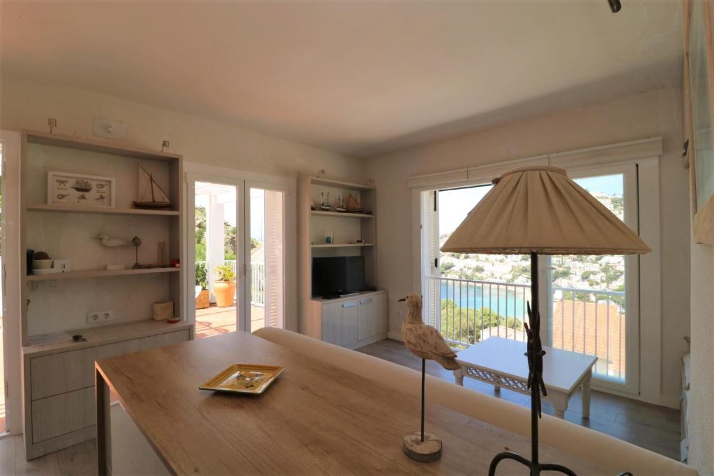 A kitchen or kitchenette at Mimosas C1 - Preciosa vista al mar, piso reformado