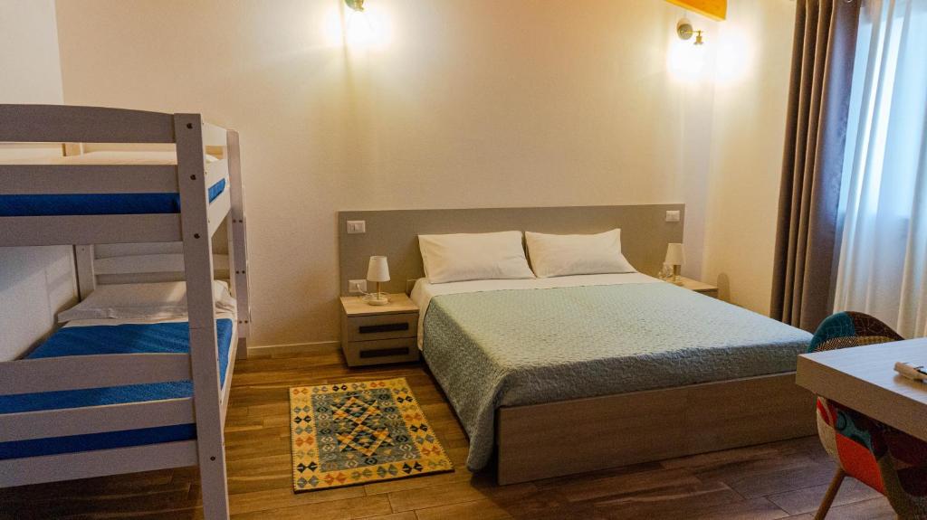 B&B Montrabu - Habitación Cuádruple Con Baño Privado