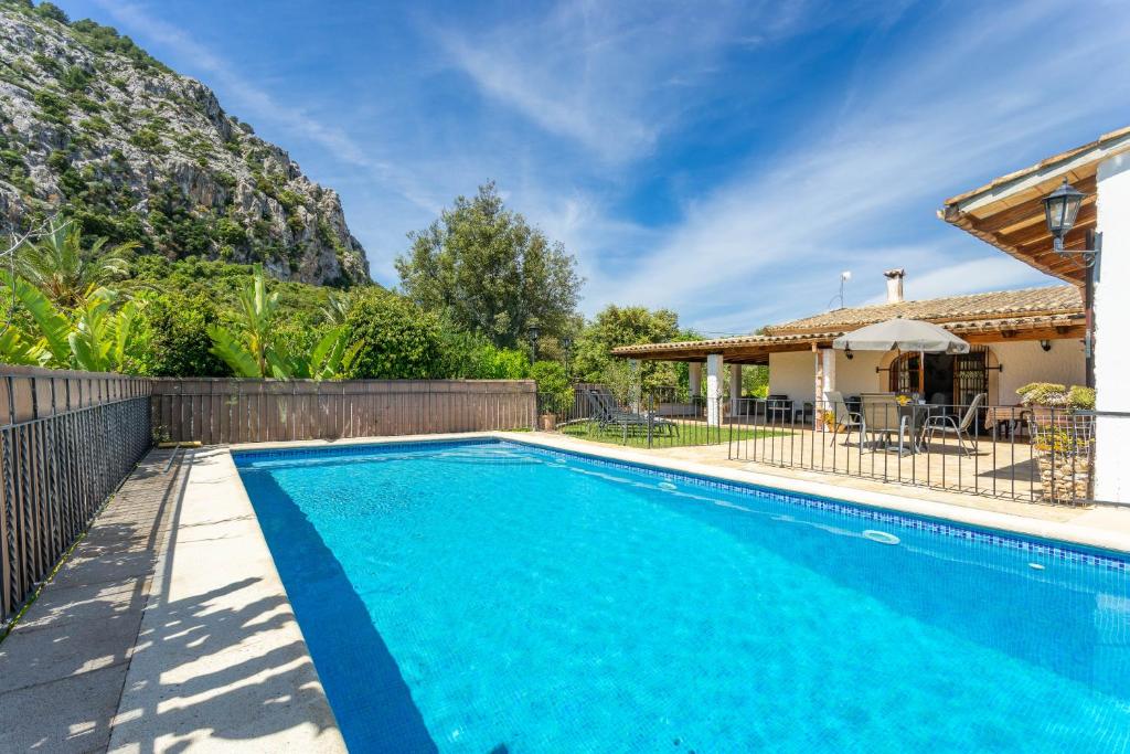 The swimming pool at or close to Villa Ca na Miracles By SunVillas Mallorca