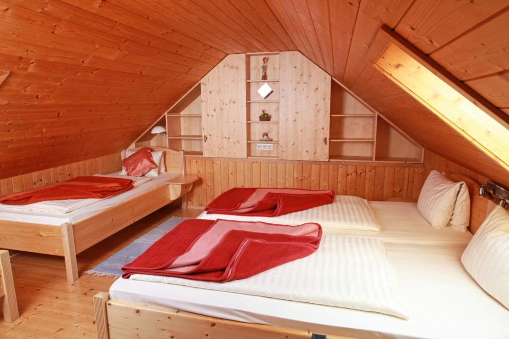 Cama ou camas em um quarto em Haus Schuster