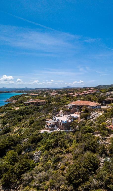 La Villa al Piras - favolosa villa con vista fronte Caprera e accesso al mare