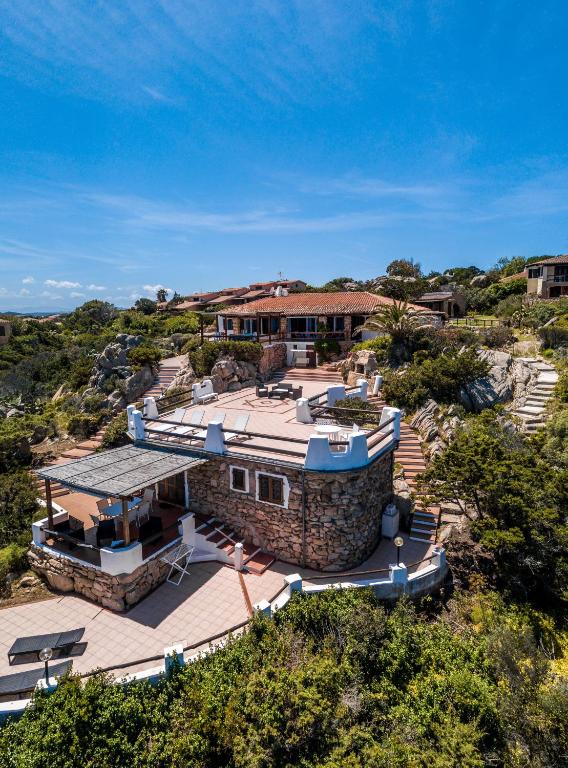 La Villa al Piras - favolosa villa con vista fronte Caprera e accesso al mare