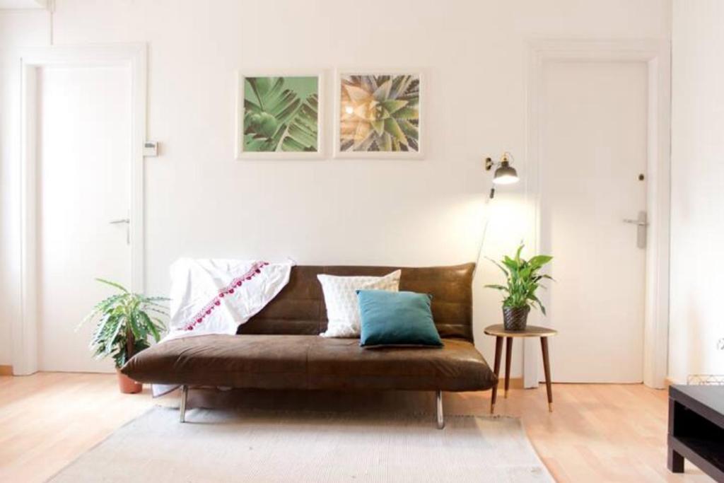 Centric Apartments Paseo de Gracia - Apartment With Balcony