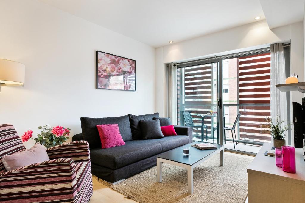 Lugaris Rambla Apartments - 16