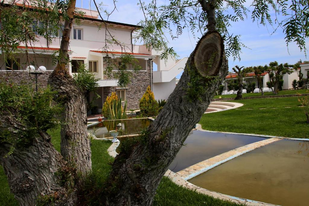 Vonkajšia záhrada v ubytovaní Hotel Le Ginestre Family & Wellness