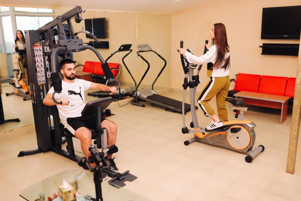 Fitness centrum a/nebo fitness zařízení v ubytování Alva Hotel & Spa