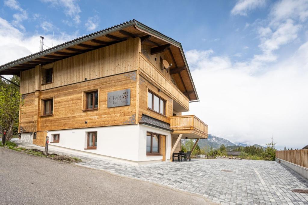 Budova, v ktorej sa apartmán nachádza