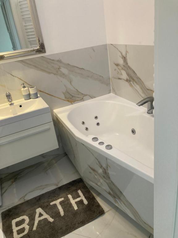 Apartment Kaczorowskiego 14 - 5