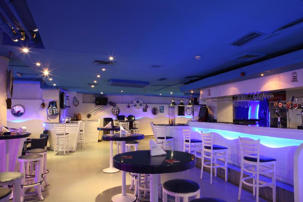 Restaurace v ubytování Sea View Hotel Dubai
