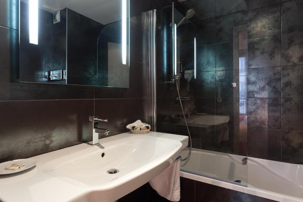 Hôtel Edouard 6 by Malone - Resim 24