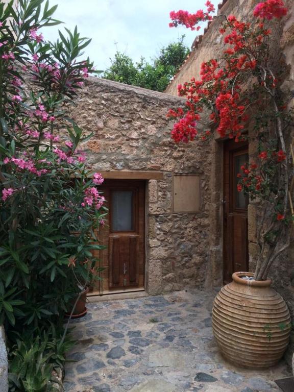 Athina Guesthouse