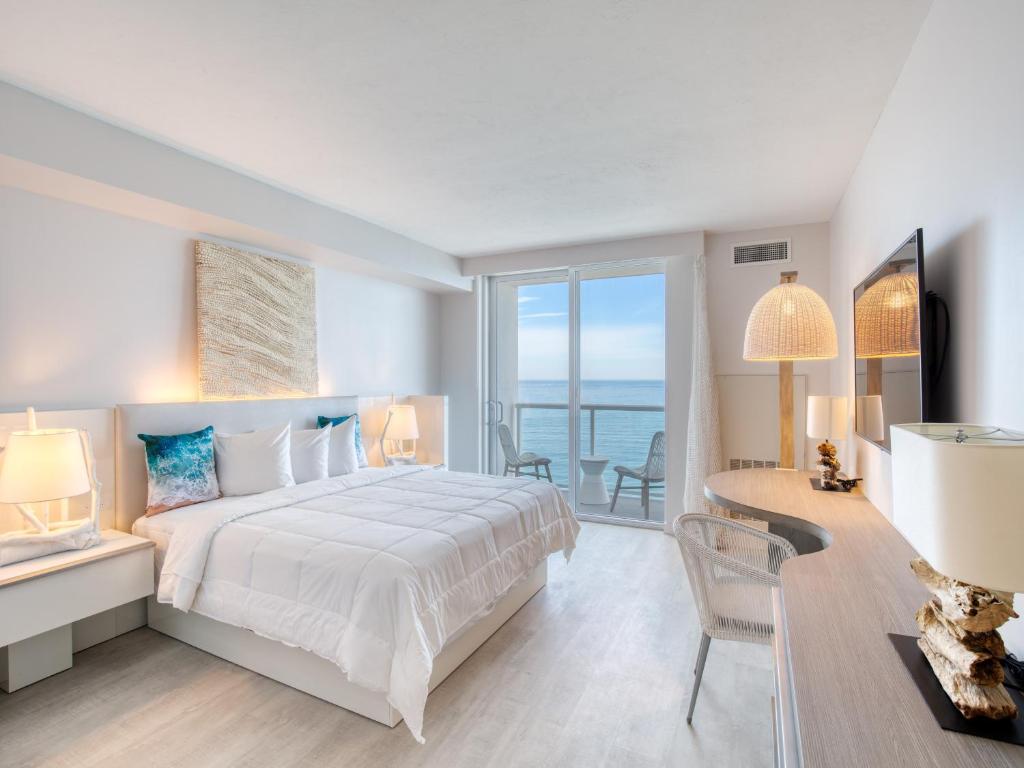 Daytona Grande Oceanfront Resort - 